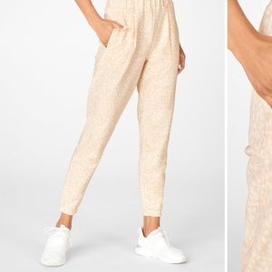 LIKE NEW Fabletics Chloe Slim Joggers XXS